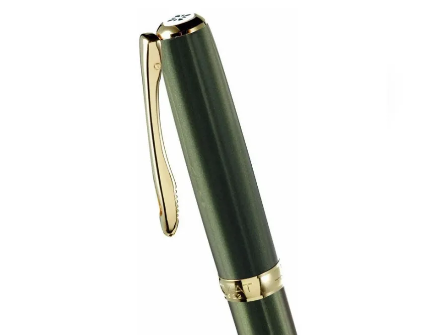 Diplomat Excellence Evergreen Gold Trim Fountain Pen