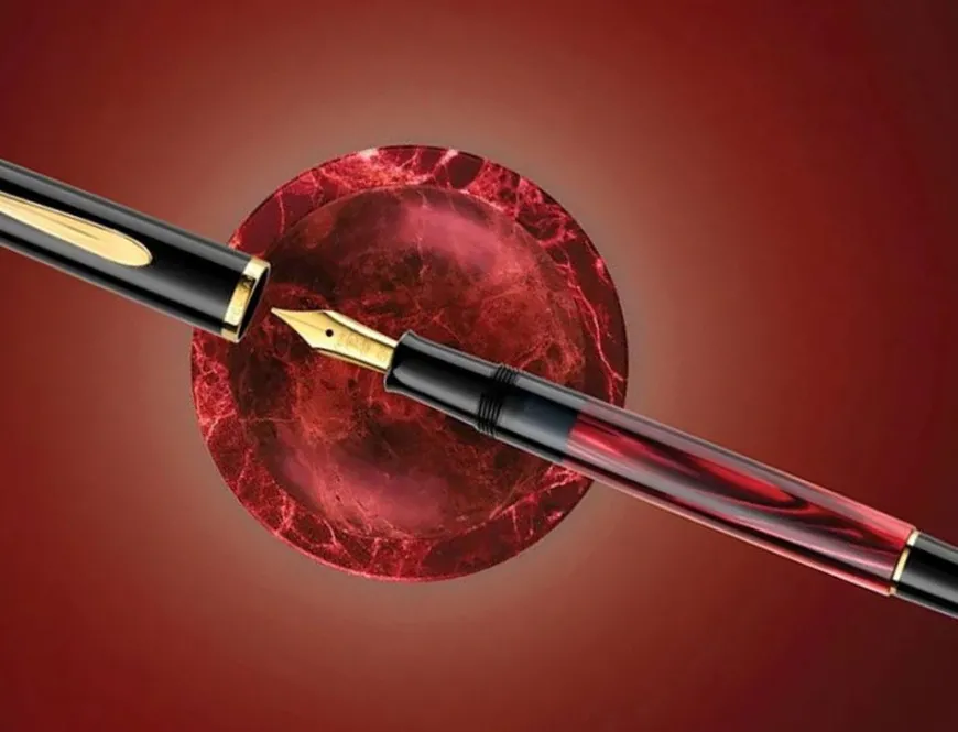 Pelikan Classic M200 Limited Edition Red Marbled Fountain Pen